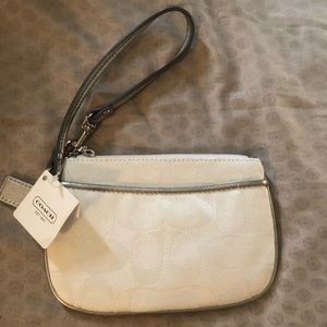 🔥NWT Coach Wristlet